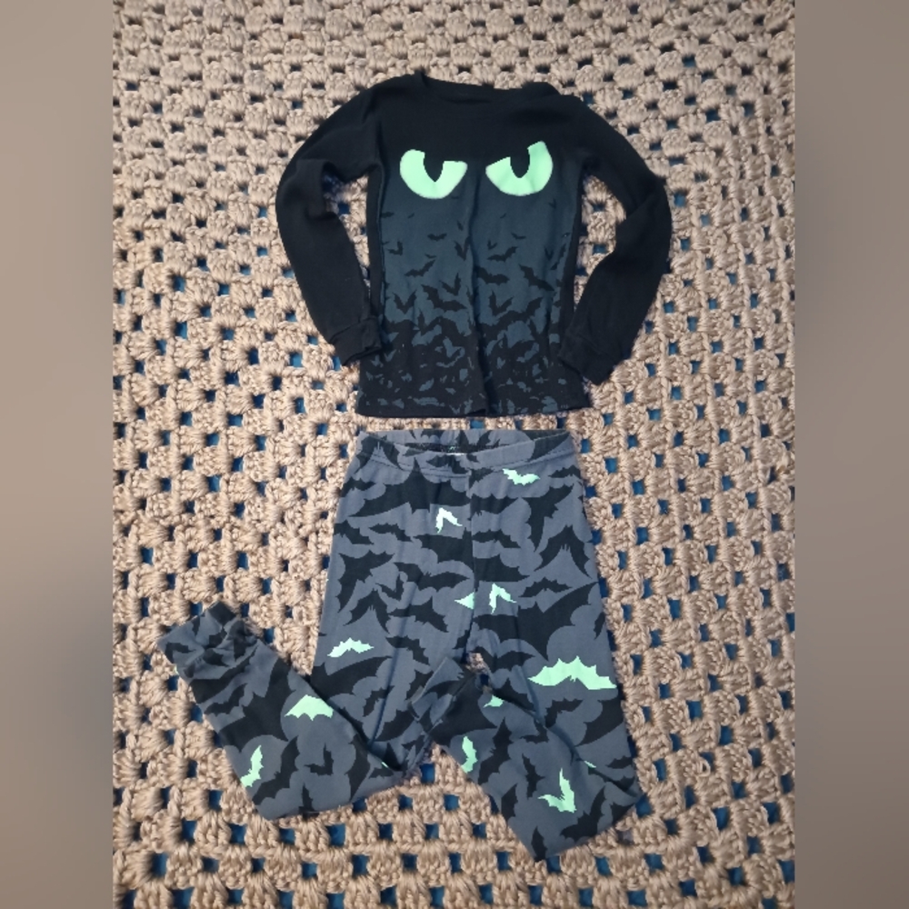 Children's Place Glow in the dark Pajamas